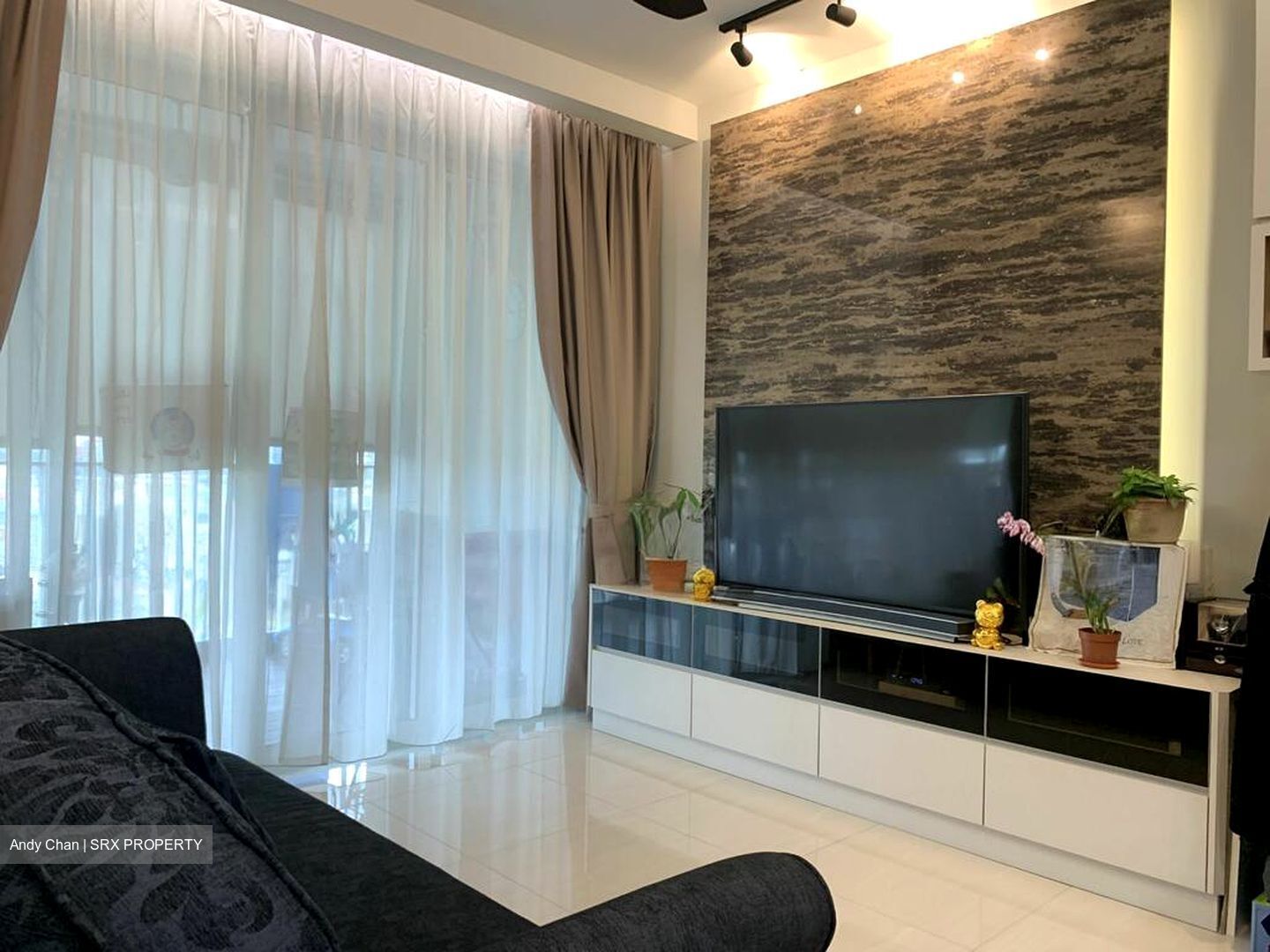 1 Canberra (D27), Condominium #528745591